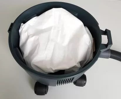 Cleanfix S10 porzsák a tartályban