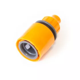 Gyorscsatlakozó a tömlő és a kék 8x5mm vízcső közé
