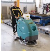 Eureka E50 Base ipari raktár csarnok gyártóüzem csiszolt beton padlón takarít