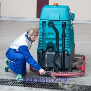Eureka E85 vezetőüléses ipari padlótisztító gép (ECO vízvisszaforgató rendszerrel)