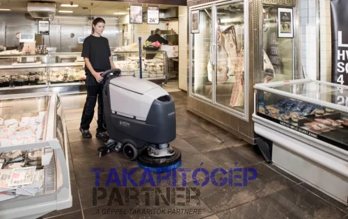 Nilfisk SC500 B FULL PKG önjáró padlótisztító gép + akku + töltő + kefe