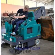 Eureka Xtrema EB akkumulátoros iparim seprőgép hidraulikusan magasba emelt szeméttartály kiürítése